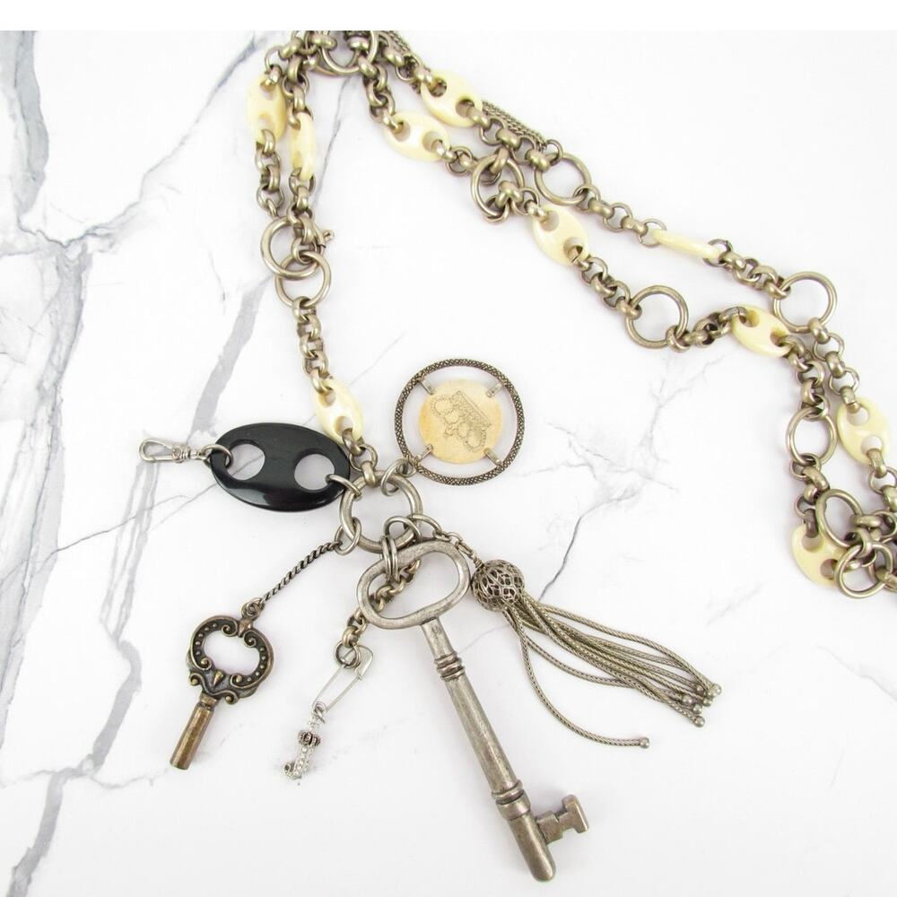 Rare Juicy Couture Key Necklace - Picture 8 of 8